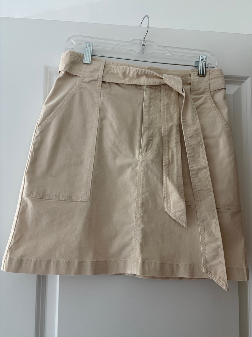 LOFT Cream High-Rise Skirt with Tag Detail